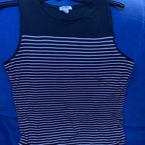 Sleeveless b&w striped top